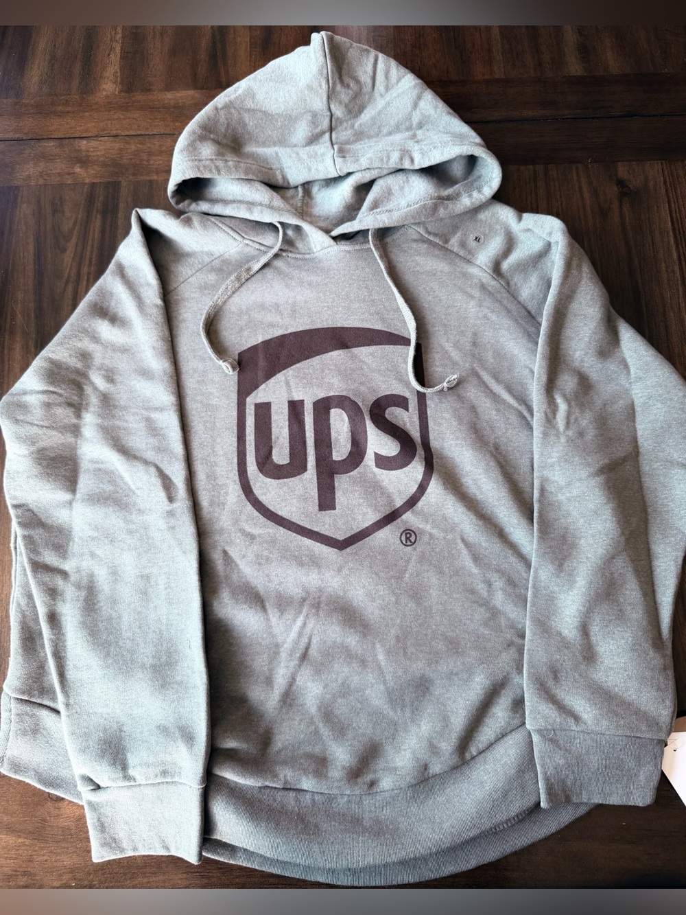 MV Sport Light Green (sage) Hooded Pullover with Brown UPS Logo NEW Women’s XL
